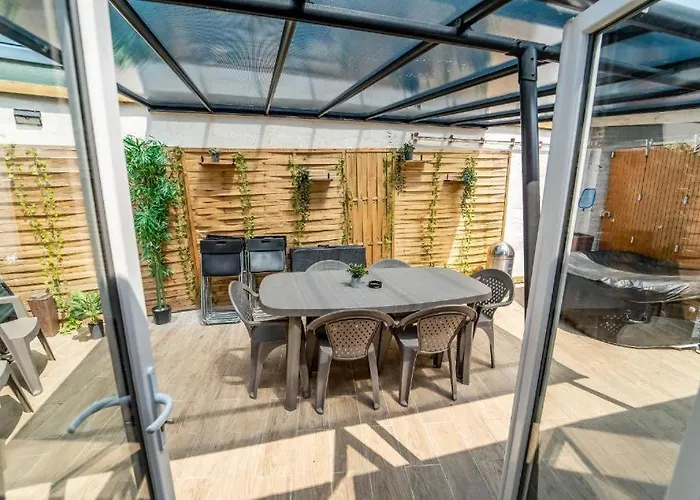 SPACIEUX Appart Jacuzzi Terrasse Parking 10min port d'Honfleur Plage